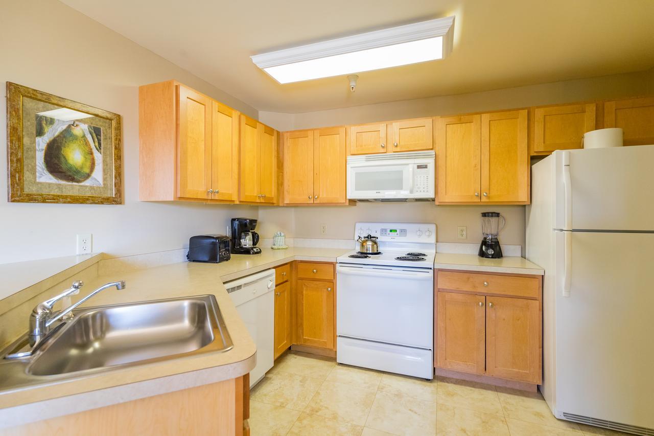 Vacation Village In The Berkshires Hancock Dış mekan fotoğraf A typical kitchen in a condominium
