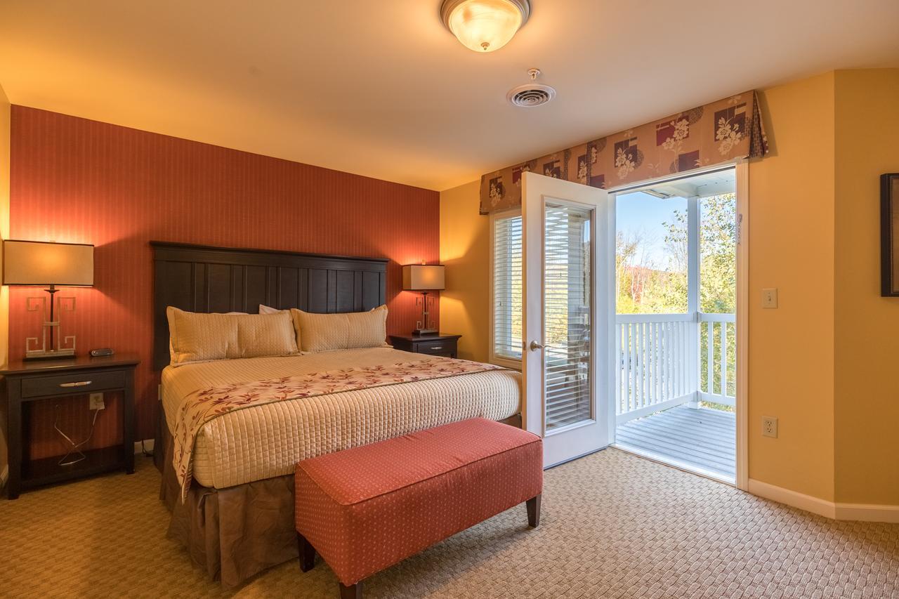 Vacation Village In The Berkshires Hancock Dış mekan fotoğraf A bedroom at the Inn at the Opera House